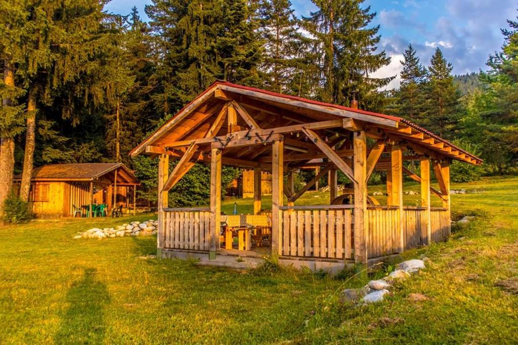 BUNGALOWS SKI PISTA Govedarci photo 2