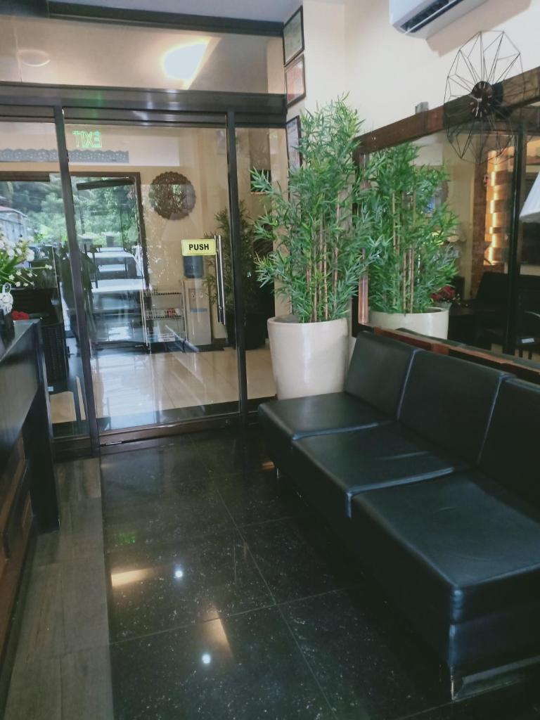 East Square Inn photo 2