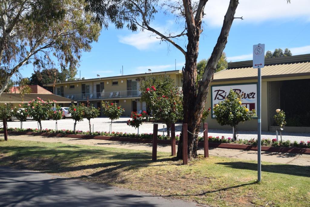 Big River Motel photo 1