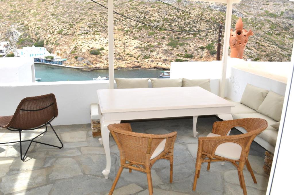 Sifnos Sea Lovers photo 1