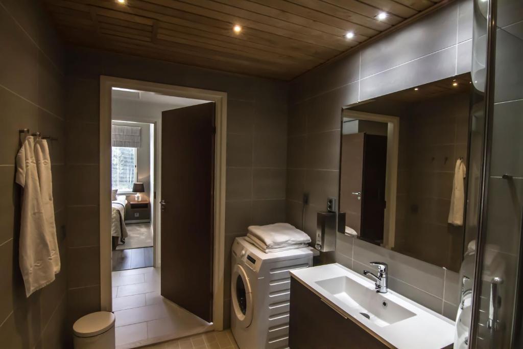 Апартаменты (Улучшенные апартаменты с 2 спальнями, балконом и сауной), Hotel Vuokatti Apartments