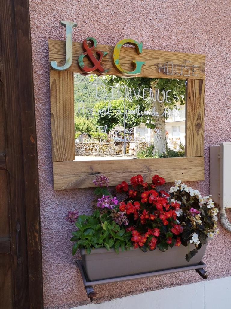J&G House photo 1