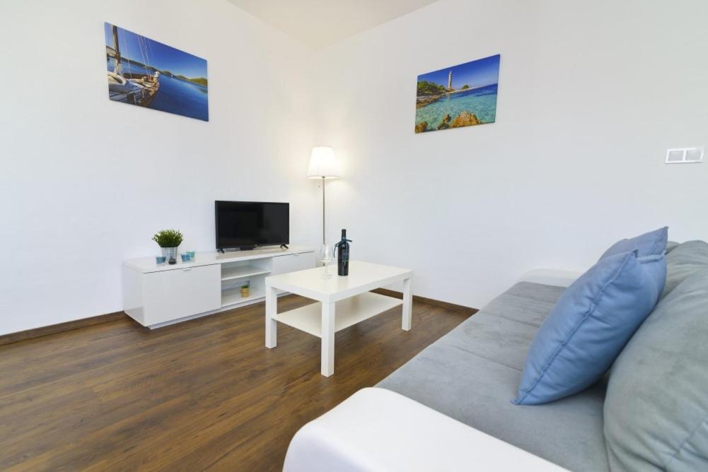 Apartment Dragana, Jezera, Island Murter photo 2