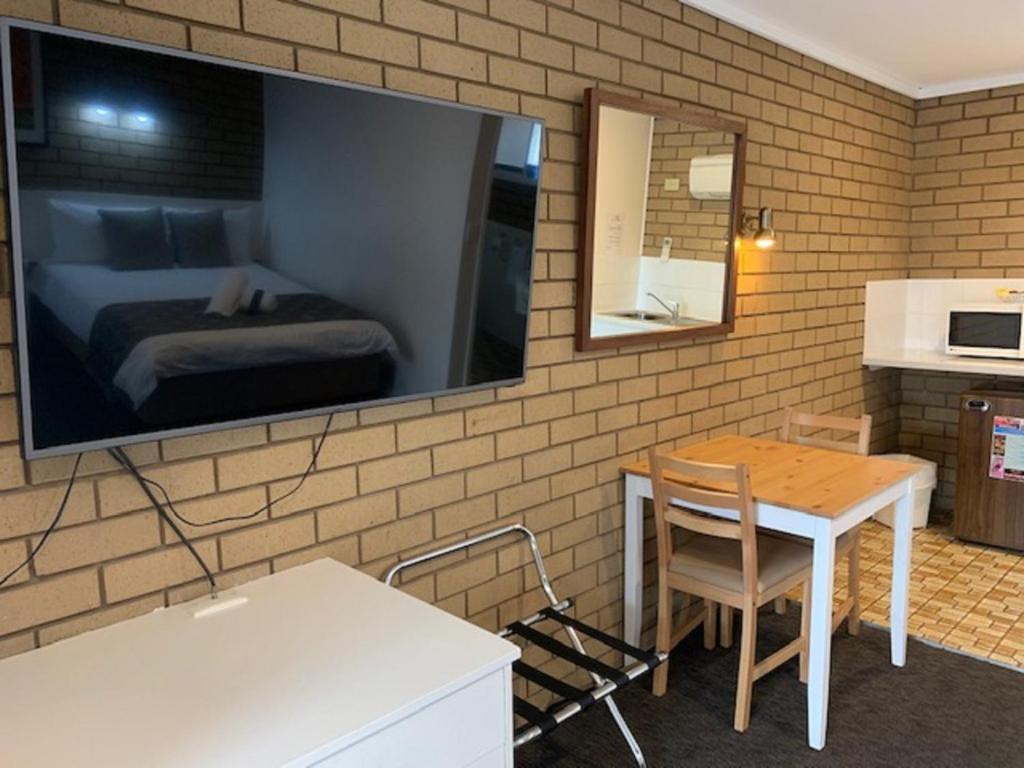 Albury City Motel - Tap to explore photos