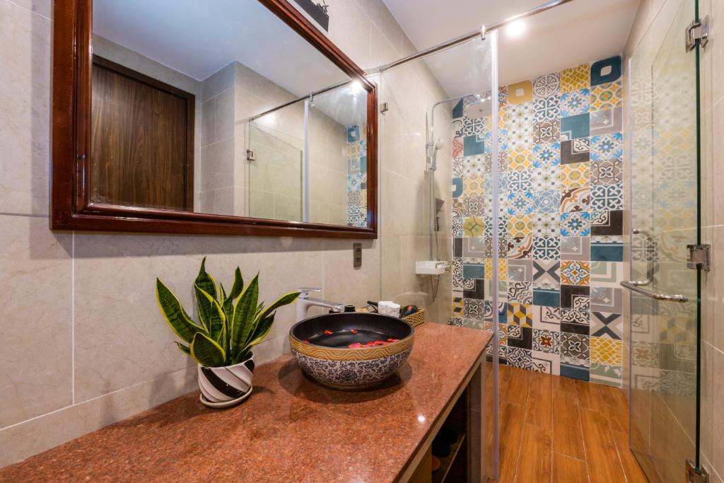 Phuc Hung Riverside Villa