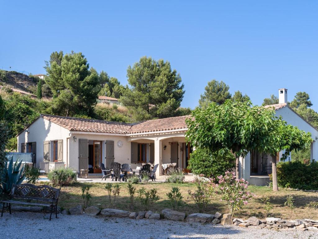Luxuriant Villa in Beaufort with Swimming Pool photo 2