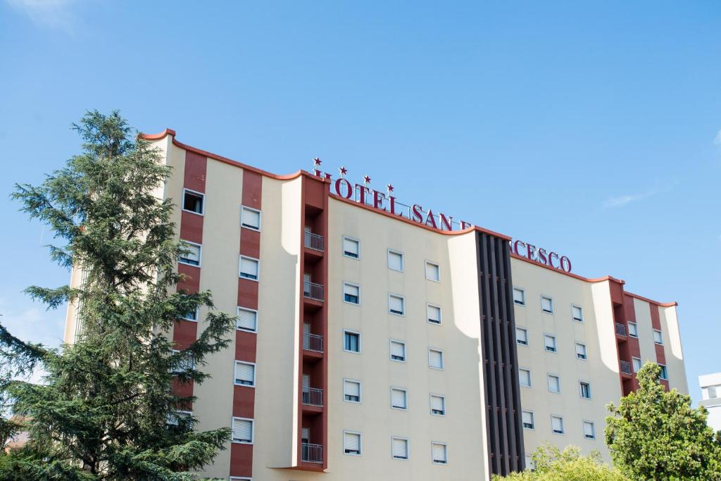 Hotel San Francesco - Tap to explore photos