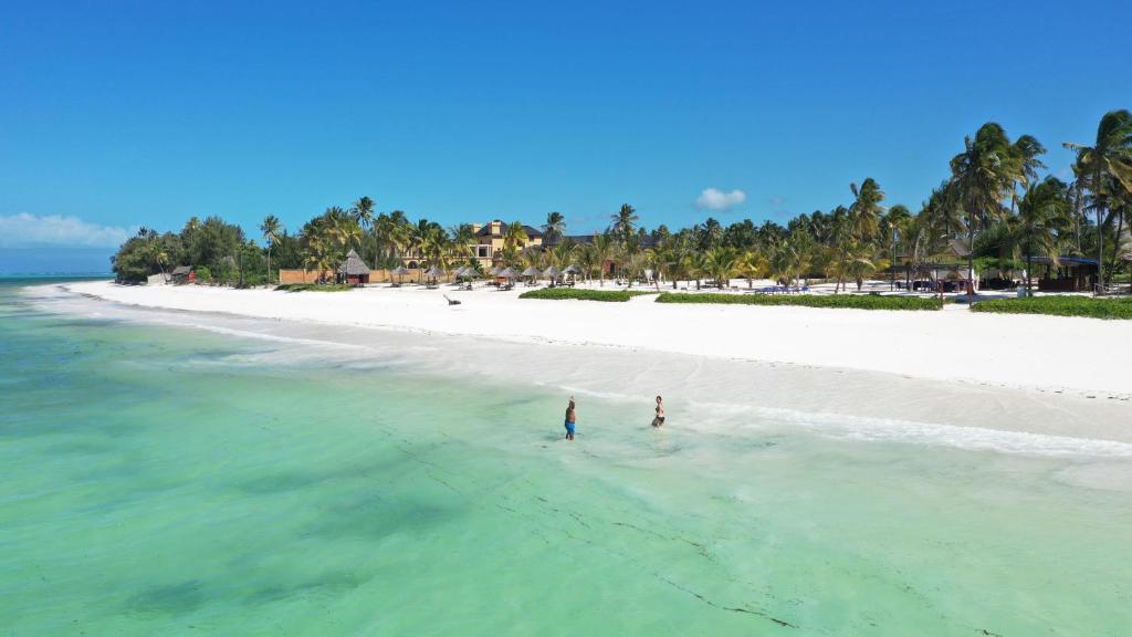 The Sands Beach Resort photo 1