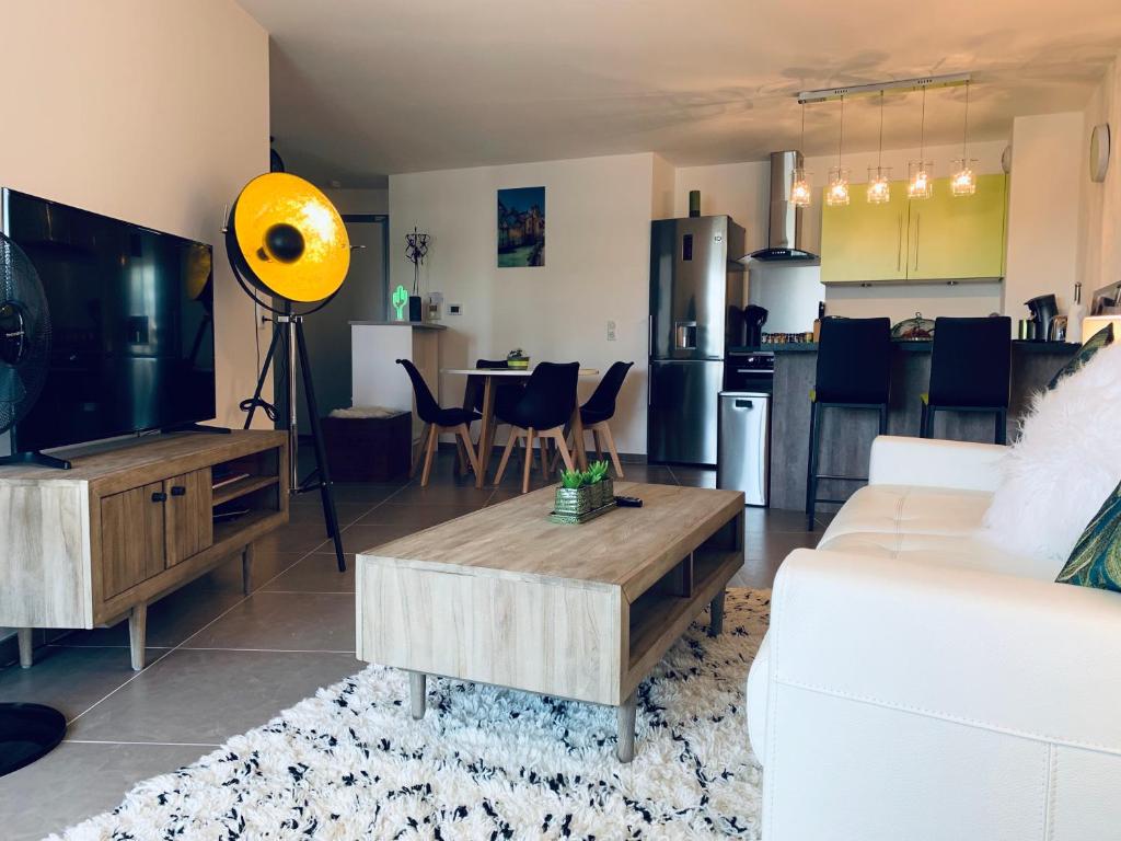 RAYAN 4 étoiles - Proche Lac & Vieille Ville, Garage Privé, Secteur recherché photo 1