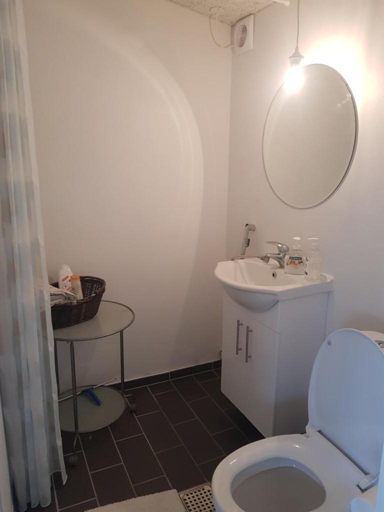 1 room with private Bath photo 4