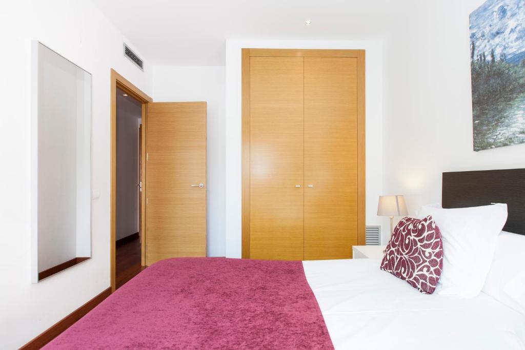 Апартаменты (Апартаменты с 3 спальнями), SLEEP Universitat by STAY