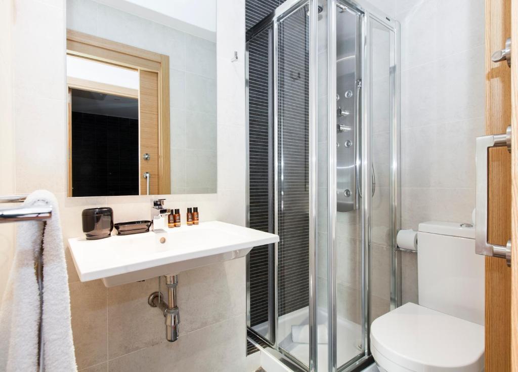 Апартаменты (Апартаменты с 3 спальнями), SLEEP Universitat by STAY