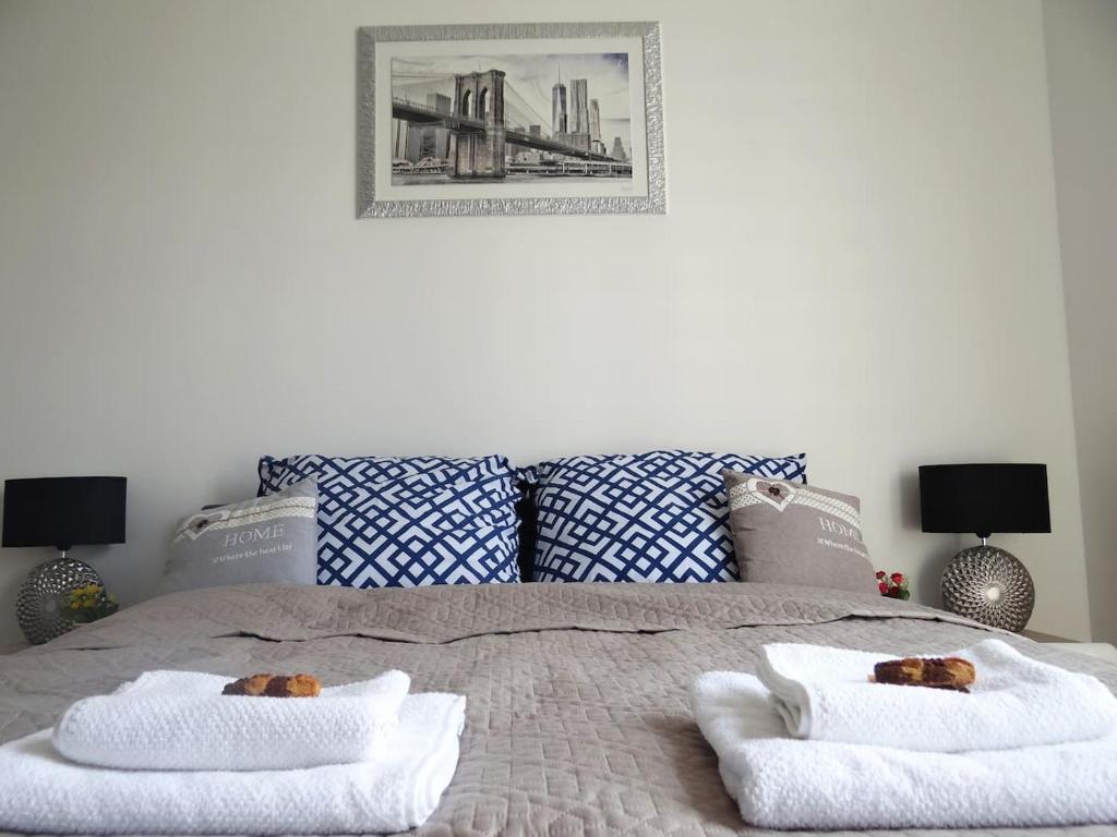 Beautiful City Centre Apartament - Tap to explore photos