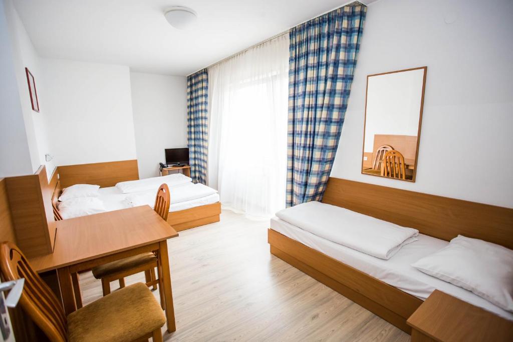 Трехместный (Трехместный номер), Hotel Geblergasse