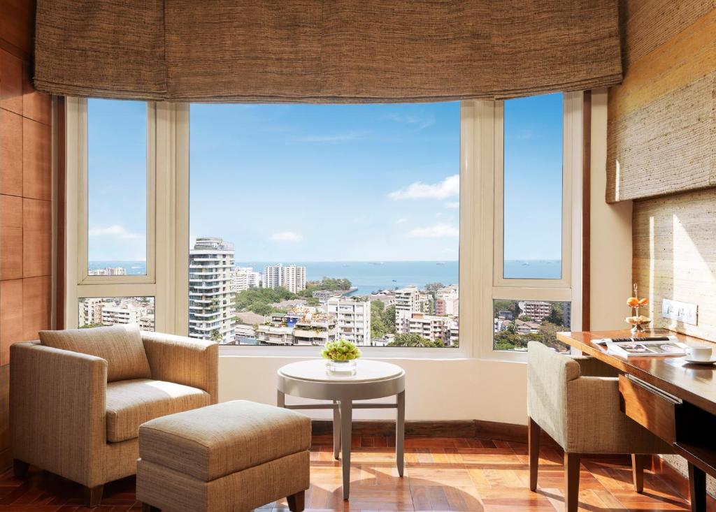 Двухместный (Deluxe Room City View Twin Bed - 15% off on Trattoria food and soft beverage (Offer till Sep 30,2021), 20% off on Fleet Assured Services), Vivanta by Taj President