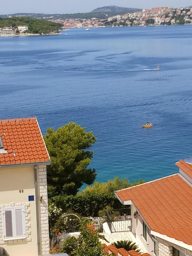 Holiday Apartment Lucic - SEA VIEW - Peaceful - Family Friendly - Near Beach photo 2