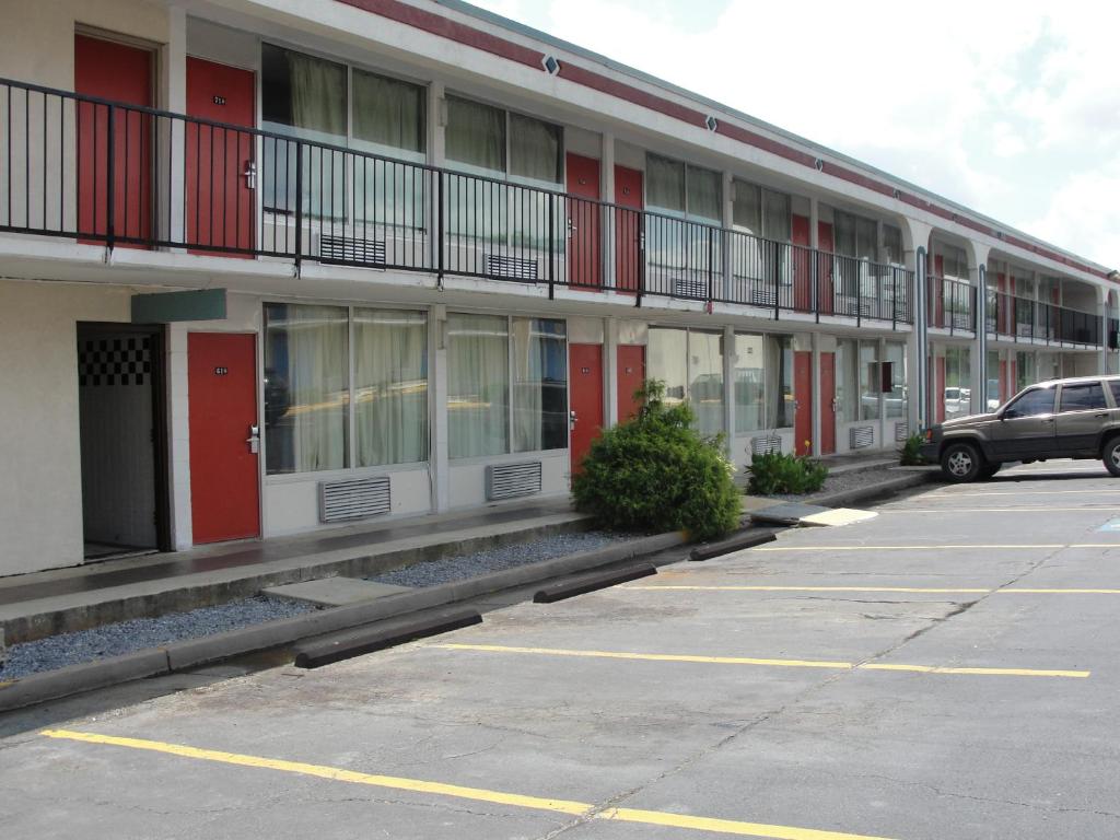Budget Inn Alcoa image
