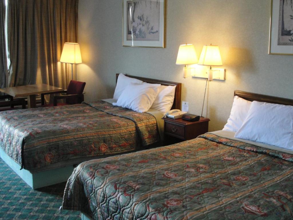Budget Inn photo 3