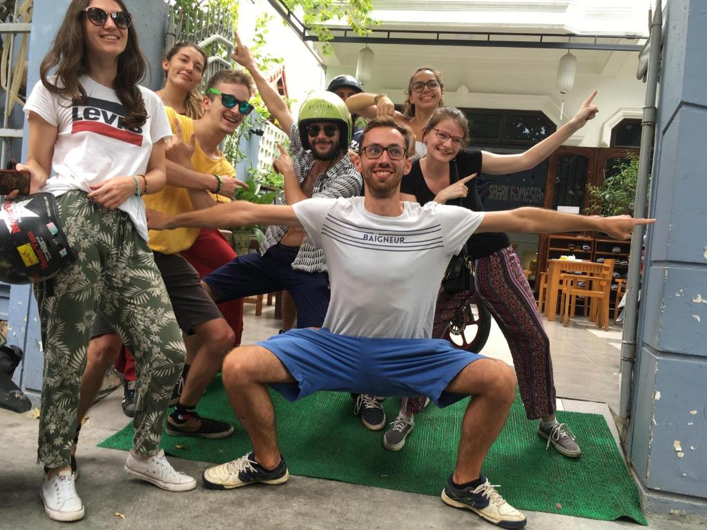 Номер (Кровать в общем 8-местном номере), Shark Homestay
