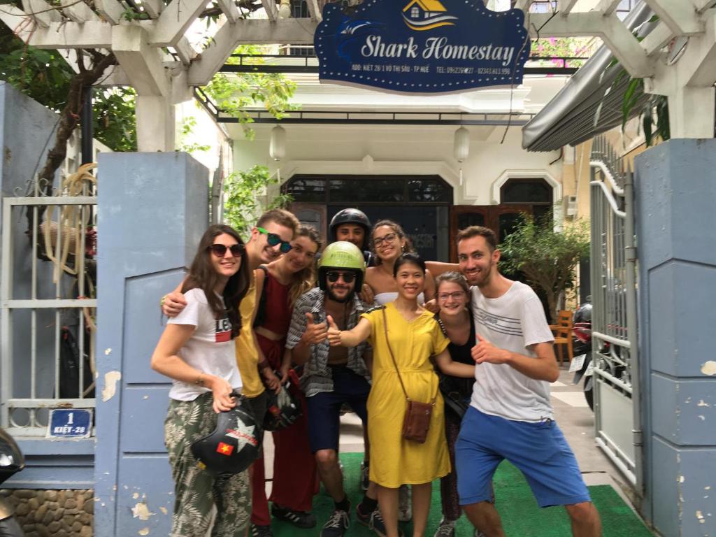 Номер (Кровать в общем 8-местном номере), Shark Homestay