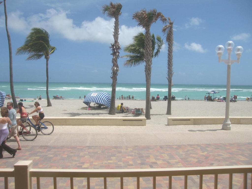 Hollywood Sands Resort, a VRI resort photo 3