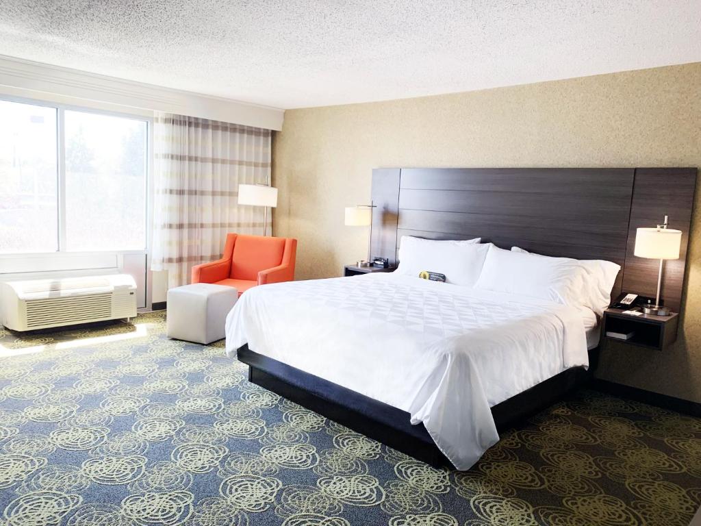 Holiday Inn University Area Charlottesville, an IHG Hotel photo 4