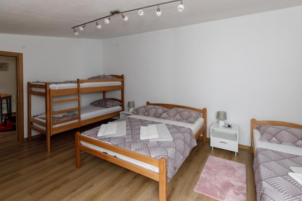 Prenoćište Kastel photo 1