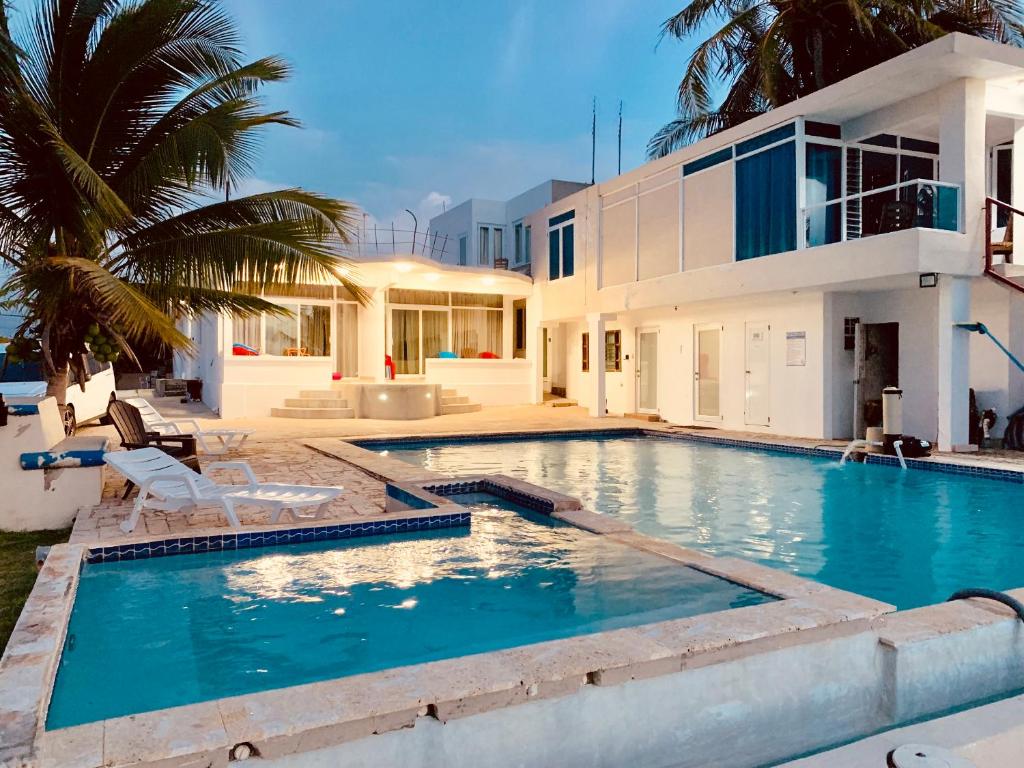 Ventana al Atlantico Boutique Hotel at Arecibo 681 Ocean Drive photo 4