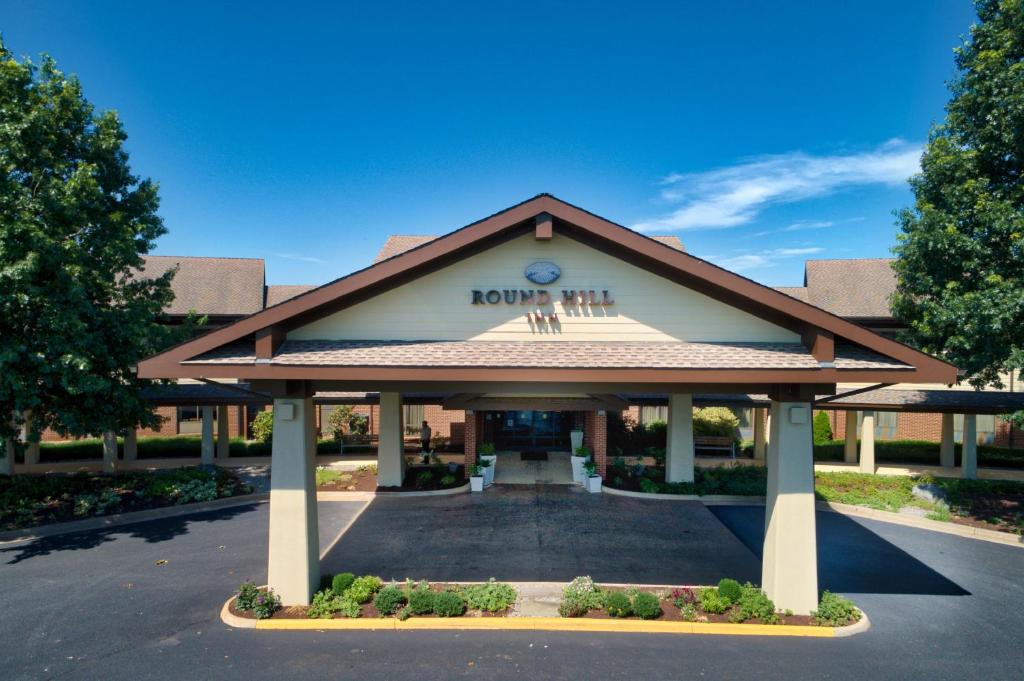 Round Hill Inn photo 4