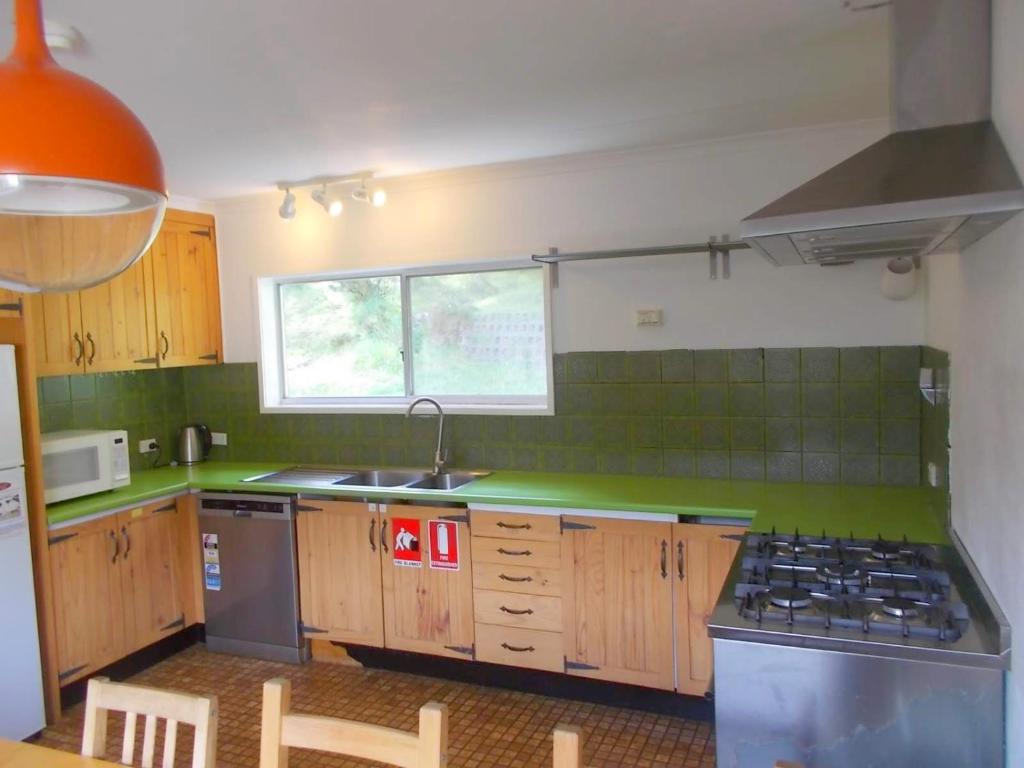 Great Value Thredbo Chalet - Tap to explore photos