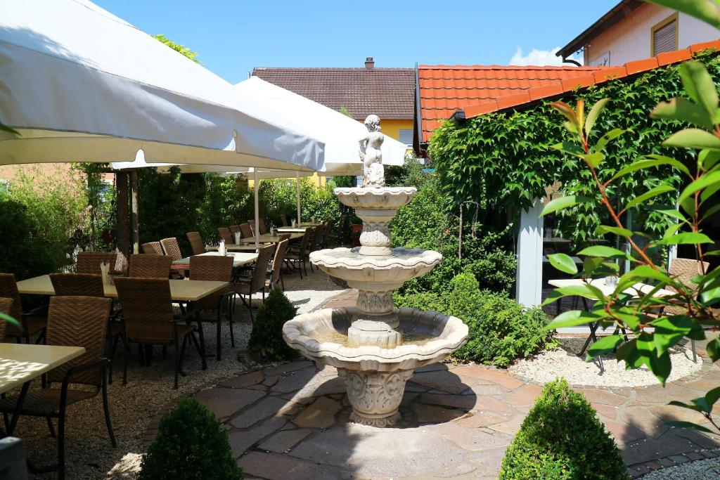 Hotel-Restaurant Werneths Landgasthof Hirschen photo 1