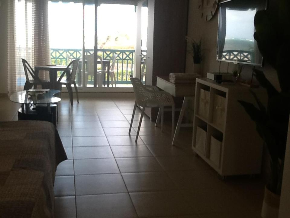 Studio 03 vue mer Orient Bay photo 3
