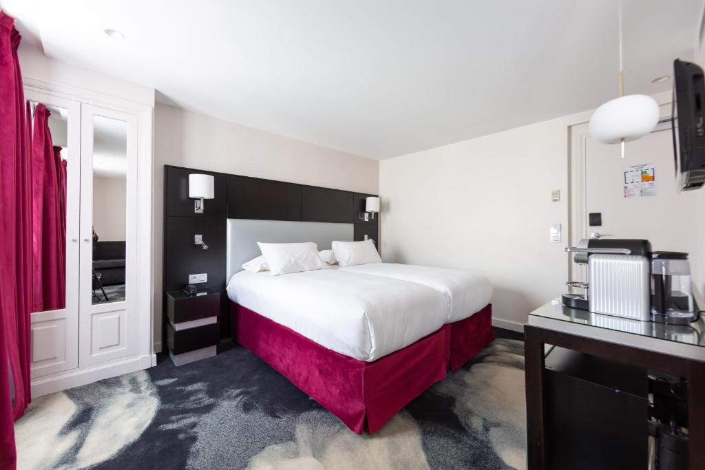 Трехместный (Трехместный номер с ванной), Best Western Sèvres Montparnasse