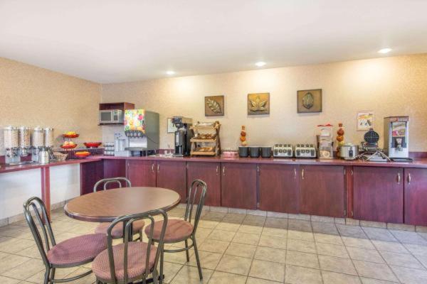 Gold Circle Inn photo 4