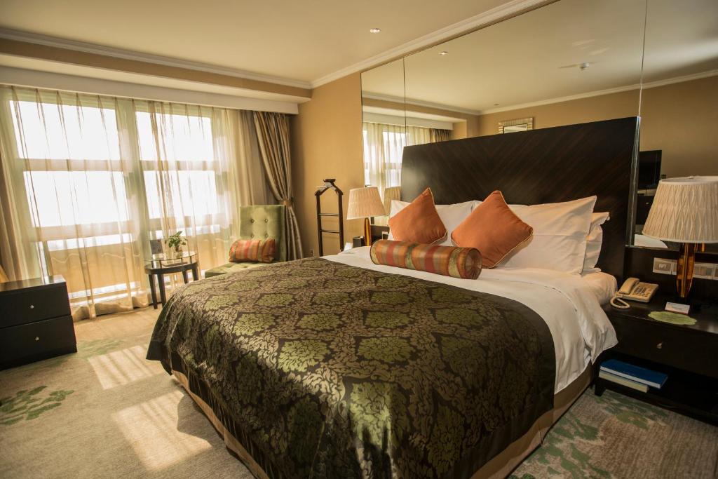 Двухместный (Представительский номер), Merry Hotel Shanghai (Former Rendezvous Merry Hotel Shanghai)