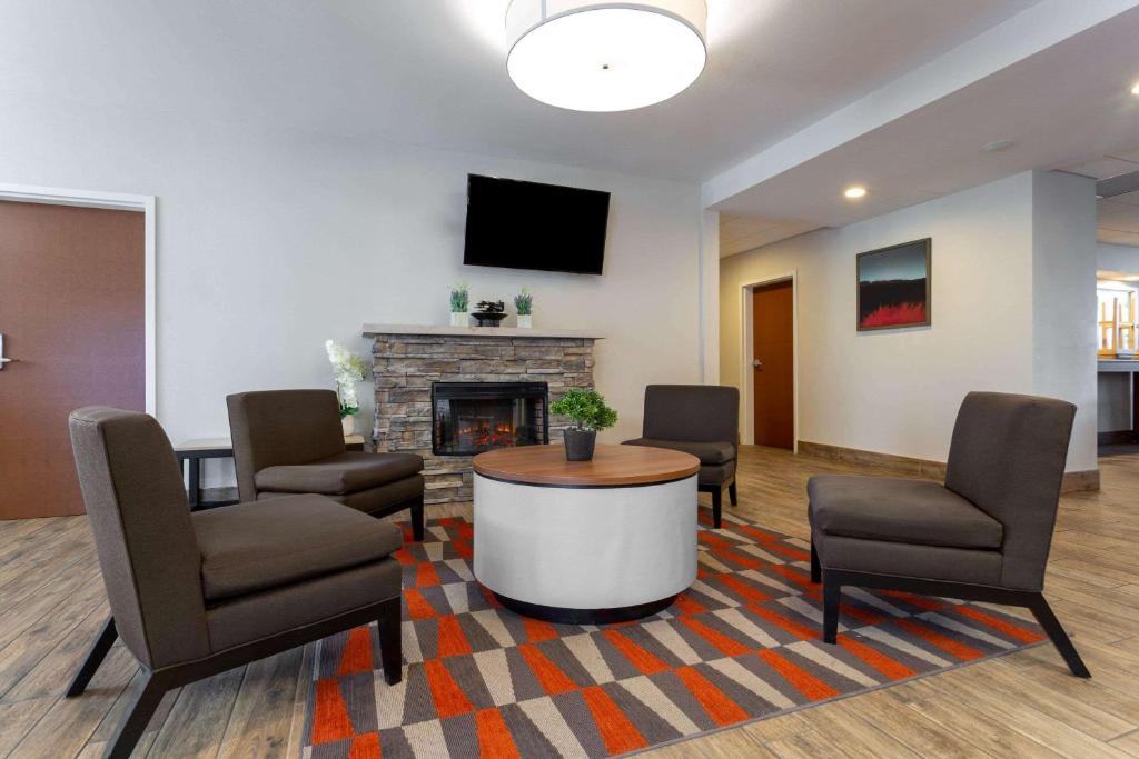 Microtel Inn & Suites by Wyndham Niagara Falls photo 1