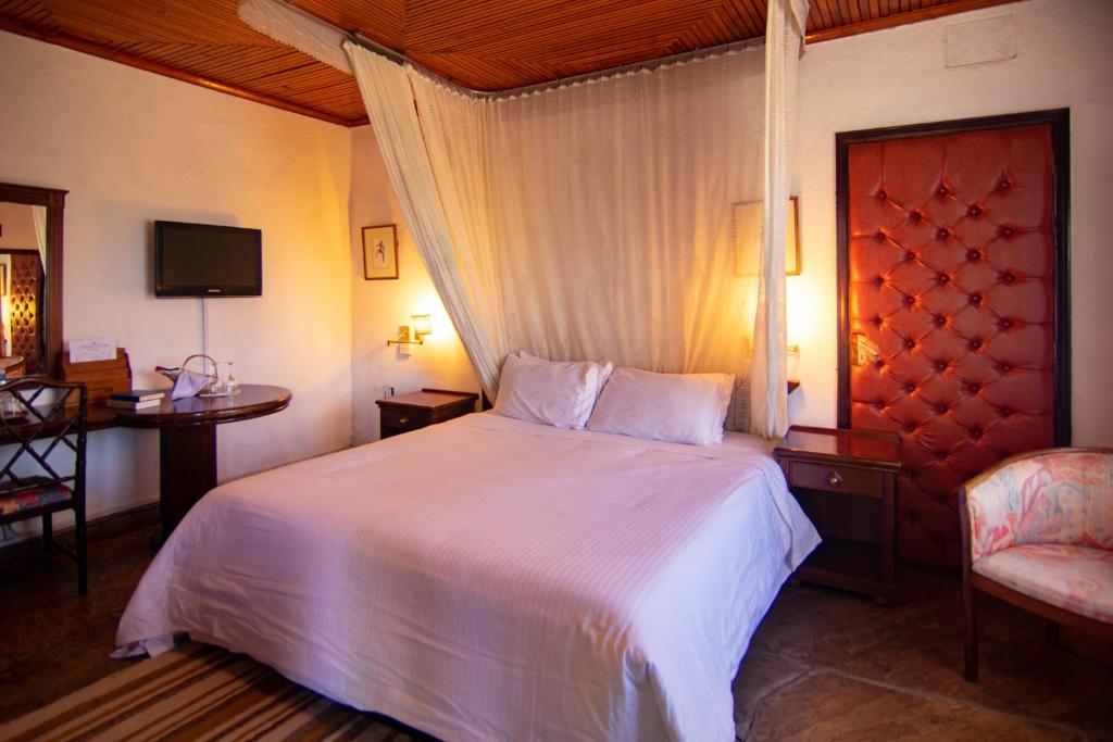 Jacaranda Lake Elementeita Lodge photo 2