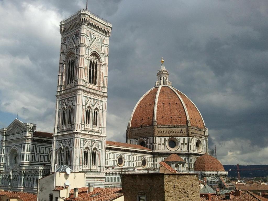 Great Apts Few Steps to The Duomo - Tap to explore photos