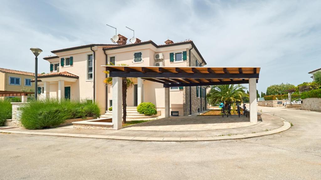 Villa Jazzbina photo 1