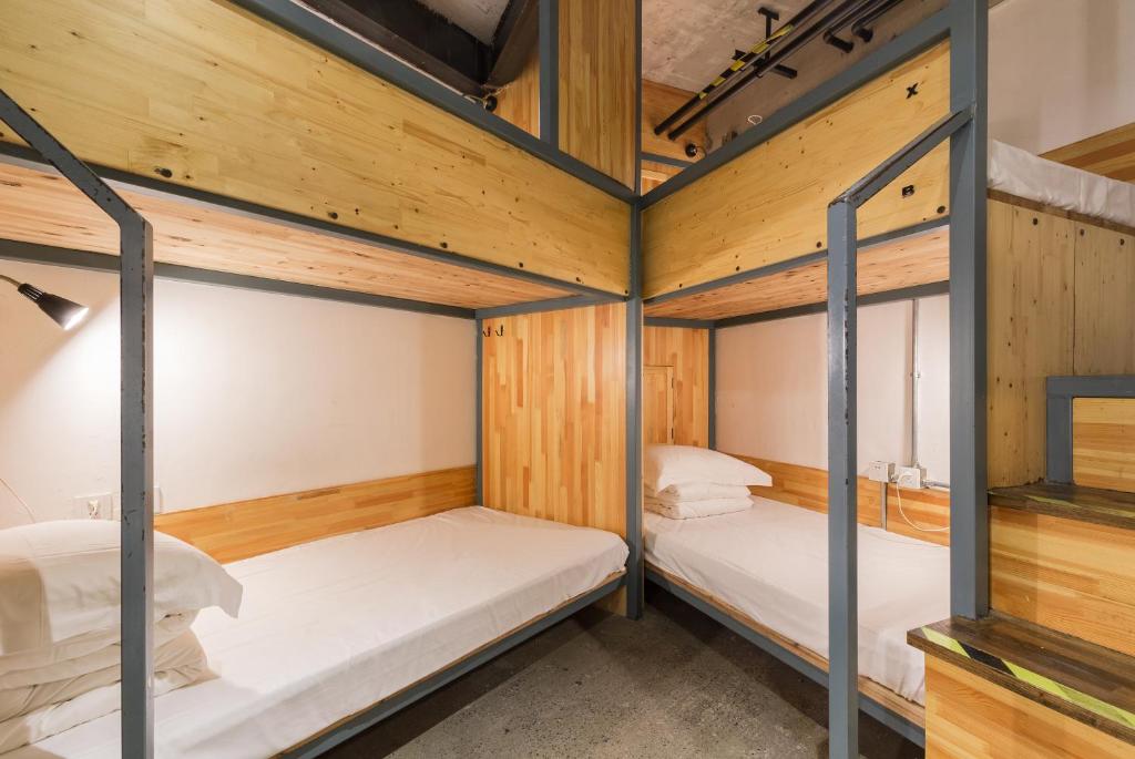 Номер (Кровать в общем 8-местном номере для мужчин), UniLoft Hostel Dalian