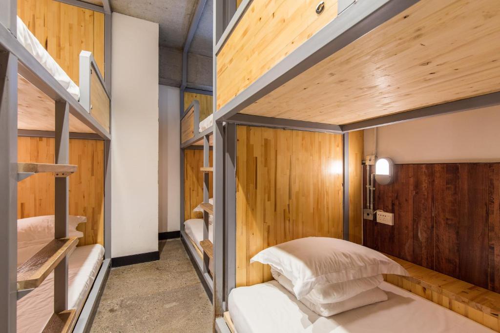 Номер (Кровать в общем 8-местном номере для мужчин), UniLoft Hostel Dalian