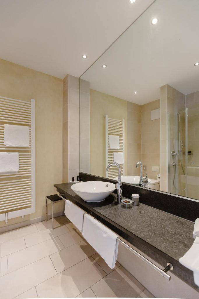Сьюит (Улучшенный люкс (с видом на улицу)), Aqua Aurelia Suitenhotel an den Thermen