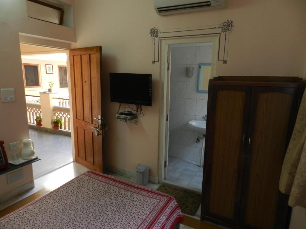 Одноместный (Одноместный номер эконом-класса), Hotel Arya Niwas