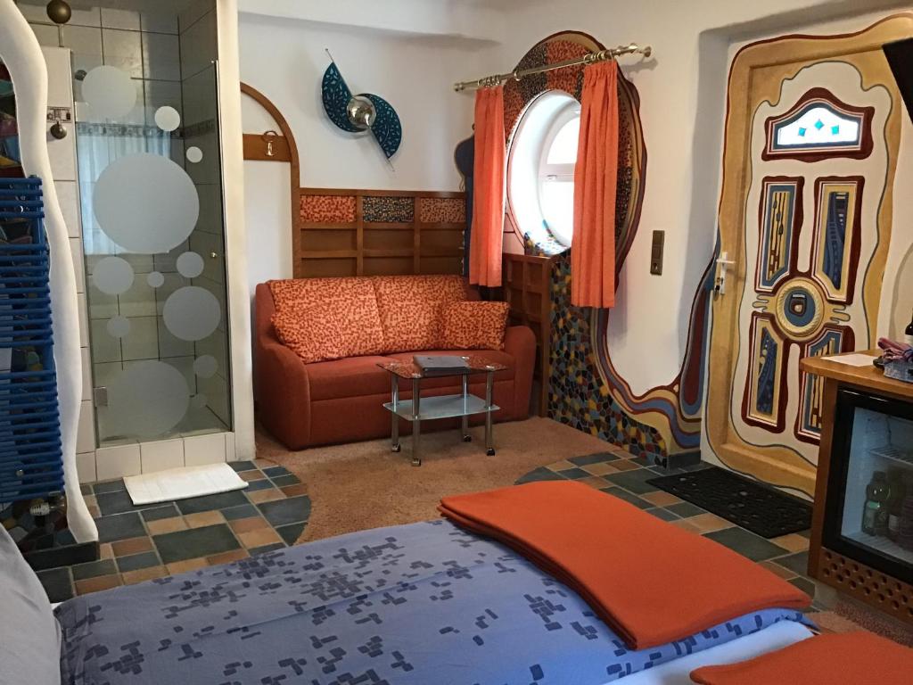 Pension Haus Sanz - Tap to explore photos