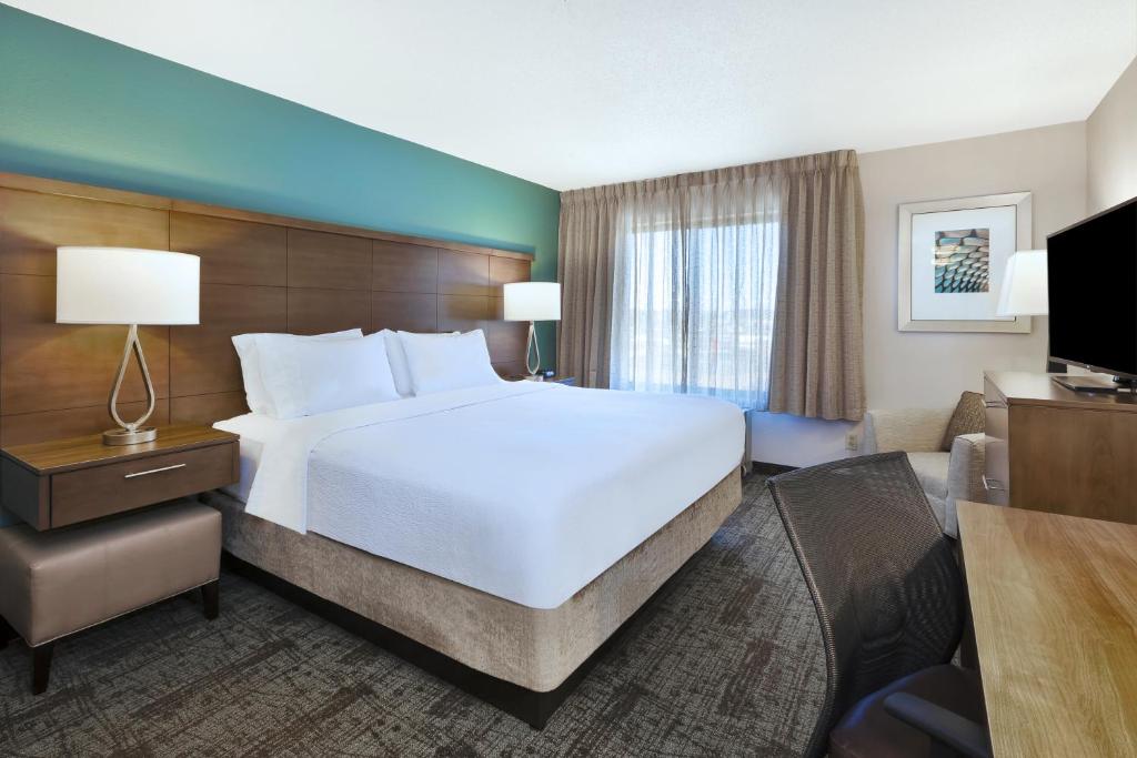 Staybridge Suites Columbia-Highway 63 & I-70, an IHG Hotel photo 3