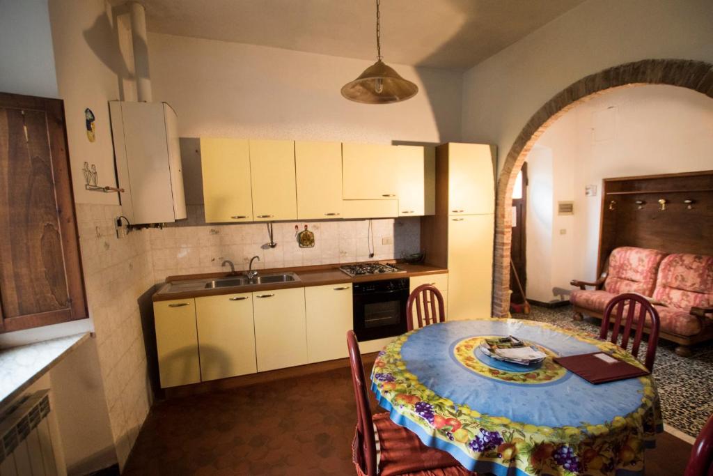 Rustic Tuscan Apartment photo 2