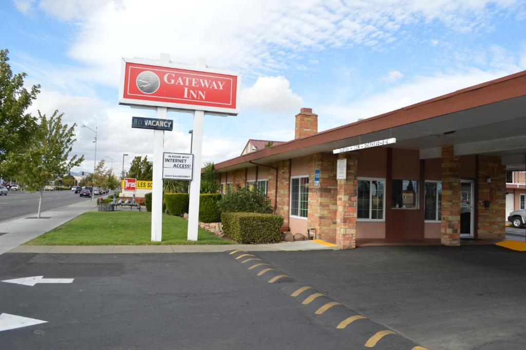 Gateway Inn Fairfield image
