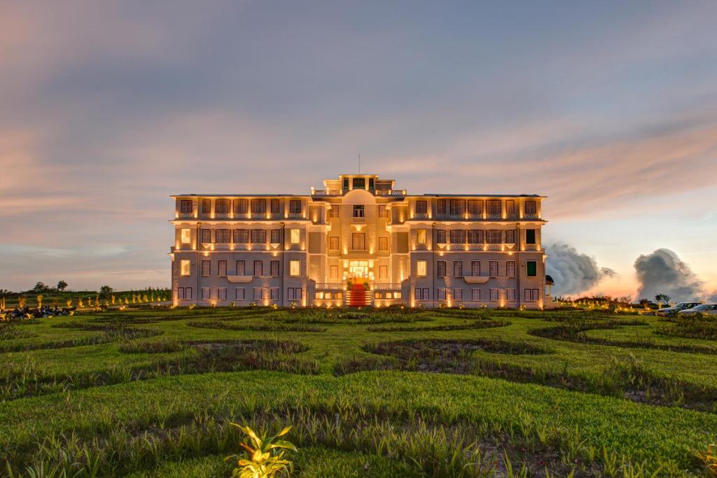 Le Bokor Palace photo 1