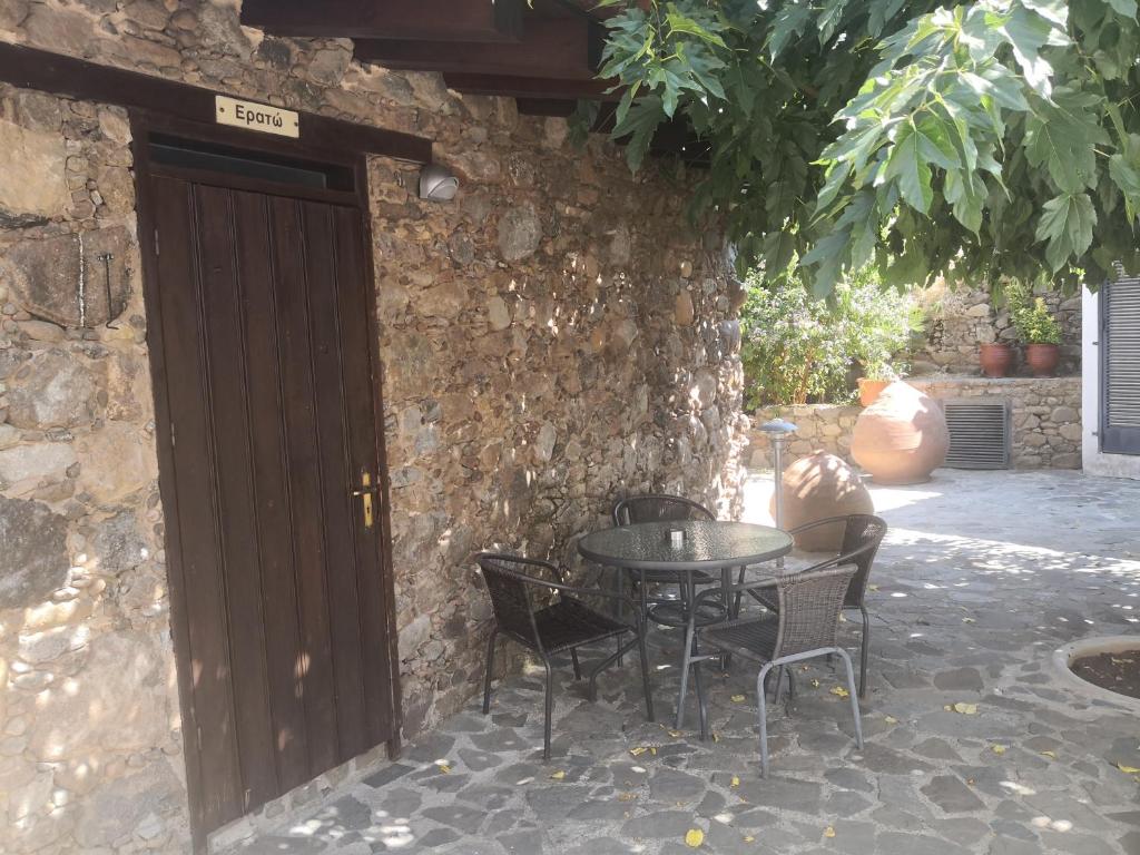 Enipnion Apartments photo 3