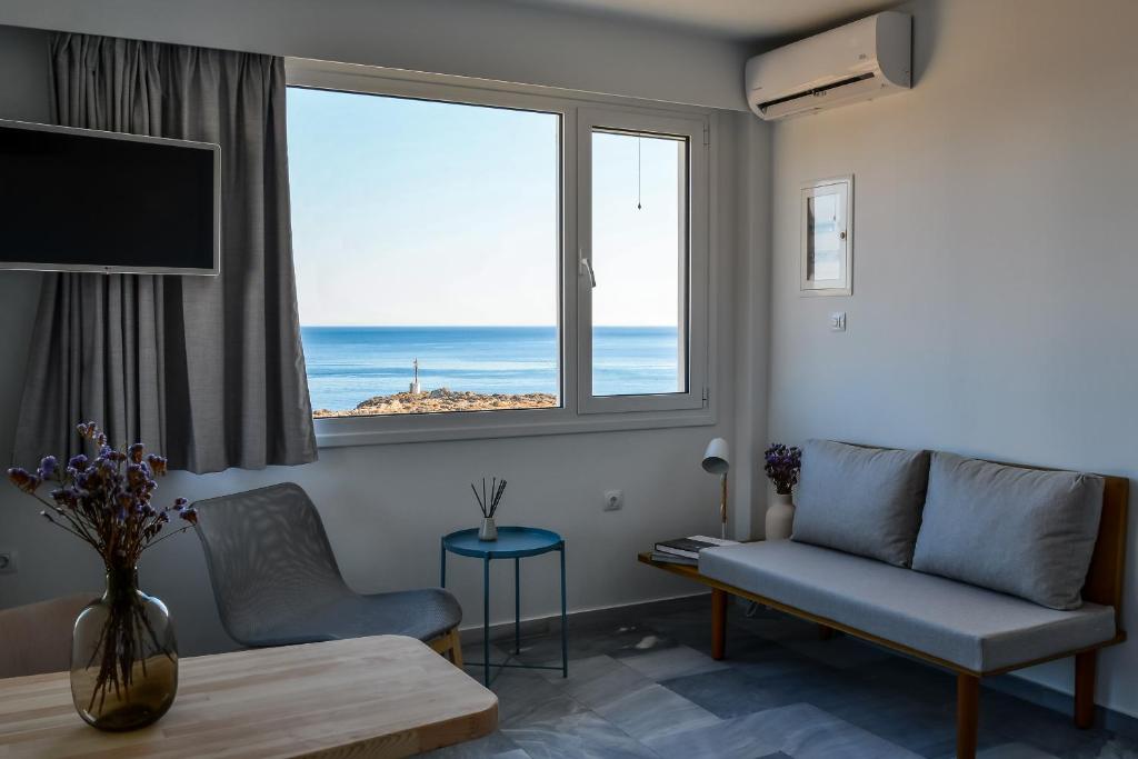 Pharos Apartments photo 3